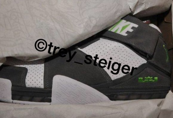 Nike LeBron 2 Dunkman Retro