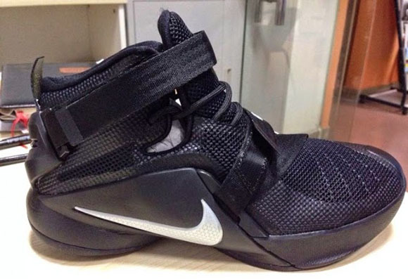 Nike Zoom Soldier 9