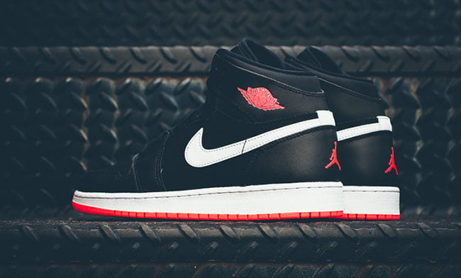 Air Jordan 1 High Girls Black / Hot Lava