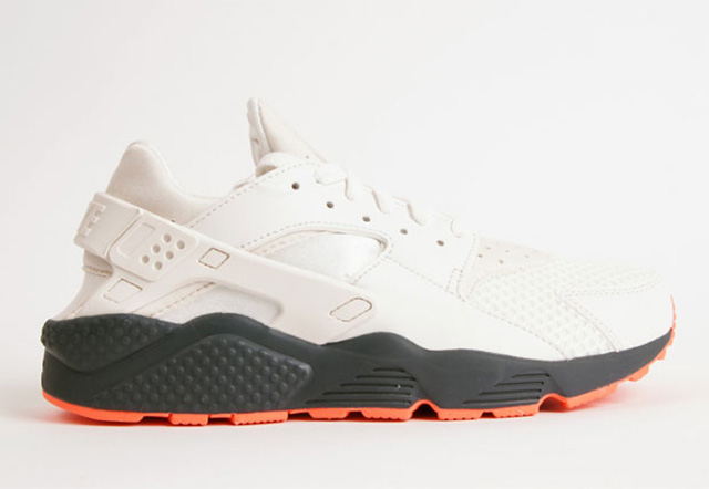 Nike Air Huarache White Charcoal Bright Crimson