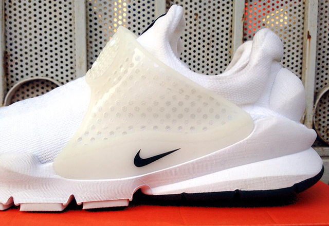 Nike Sock Dart Whiteout Detailed Look