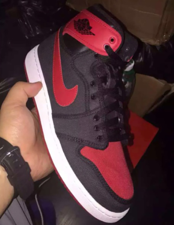 Air Jordan 1 KO High OG Bred