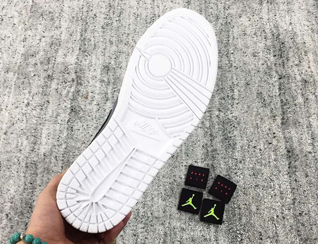 Air Jordan 1 Rare Air Wolf Grey