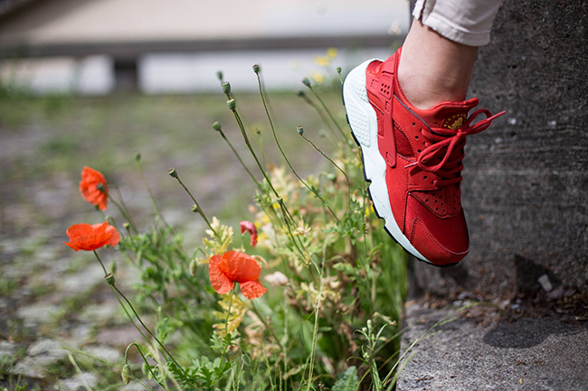 Nike Air Huarache Cinnamon On Feet