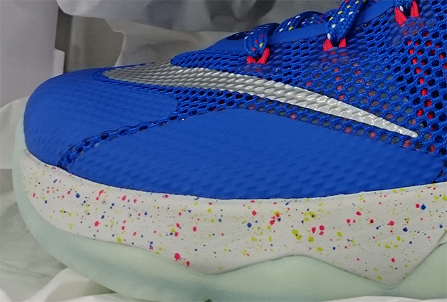 Nike LeBron 12 Low Hyper Cobalt