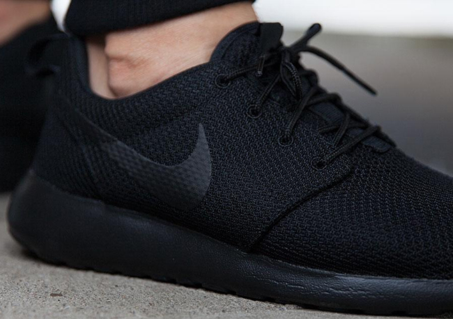 Nike Roshe One Triple Black