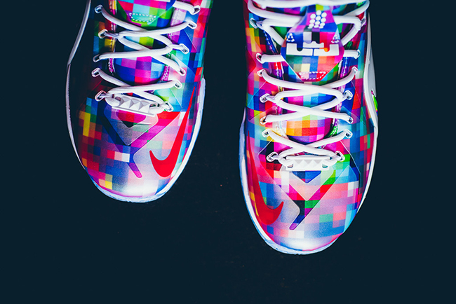 Nike LeBron 12 EXT Prism