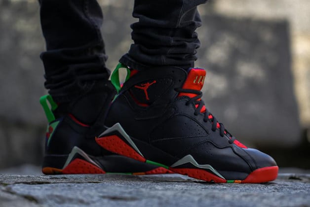 Nike Roshe Run Id Yeezy 2 Nike Air Max Sneakers