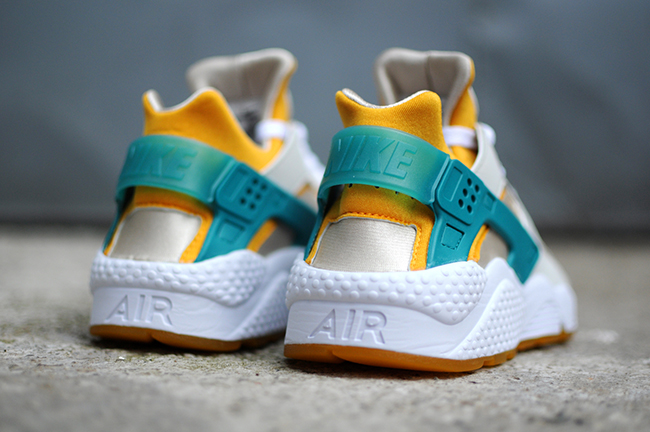 Nike Air Huarache Light Bone