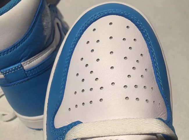 Air Jordan 1 Retro High OG UNC