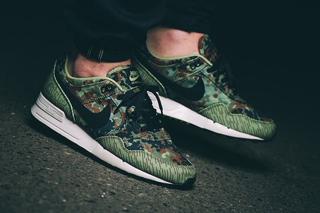 Nike Air Pegasus 89 ‘German Reunification’