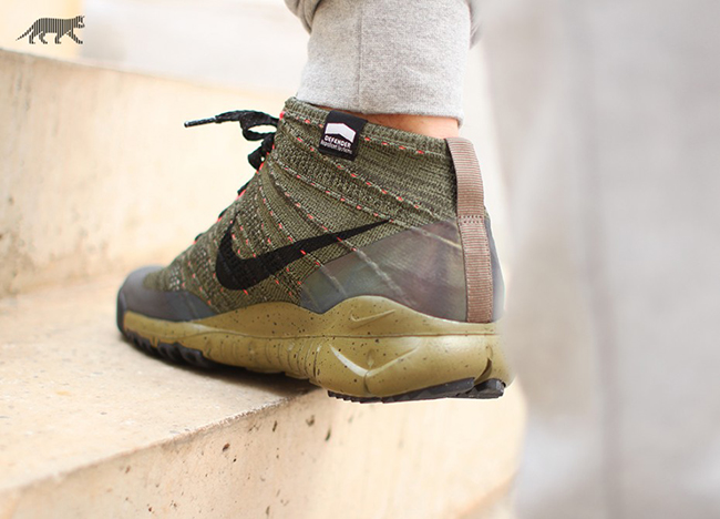 Nike Flyknit Trainer Chukka FSB Hologram