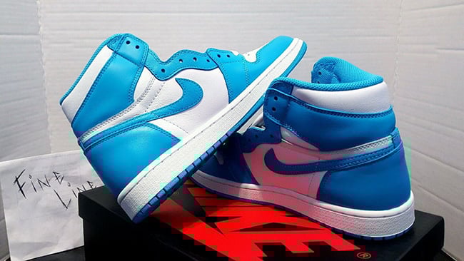 Air Jordan 1 Retro High OG UNC