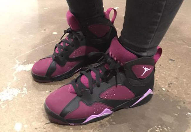 Air Jordan 7 GS Mulberry Black Fuchsia Glow
