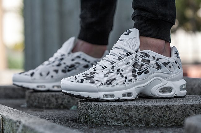 More Photos of the Nike Air Max Plus Tuned 1 ‘Commando’