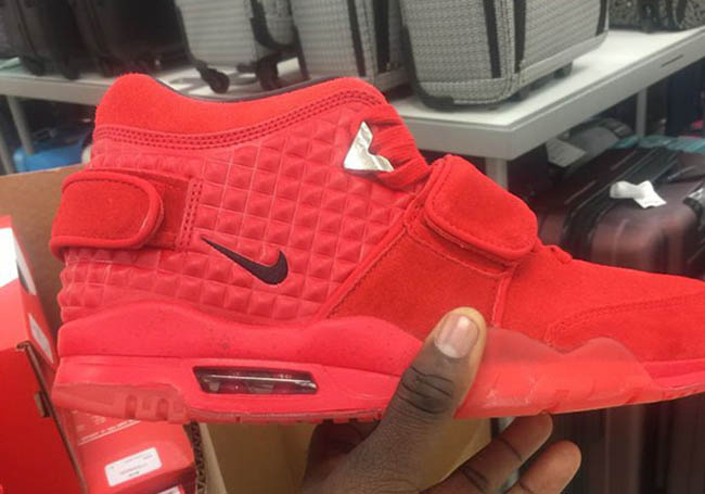 The Nike Air Cruz ‘Red October’ Released