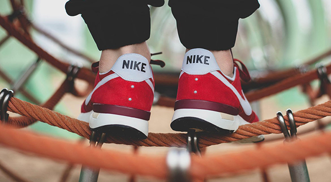 Nike Archive 83.M Game Red