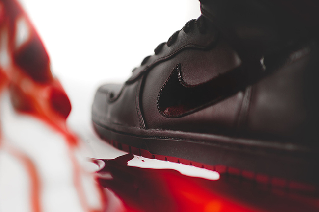 Nike Dunk CMFT PRM QS Coffin Halloween