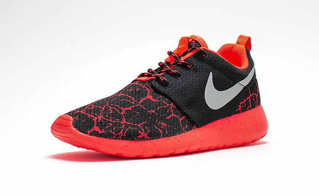 Nike Roshe One GS Lava Black Crimson