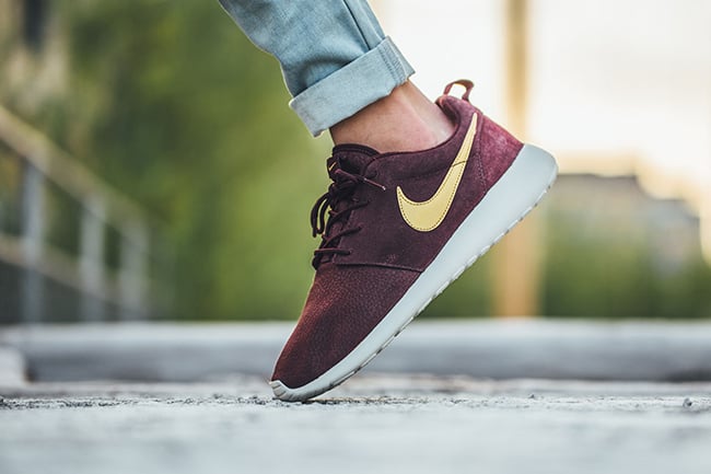 nike roshe one suede