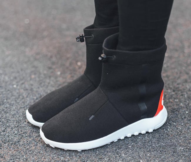 Nike Tech Fleece Boot Black White Red