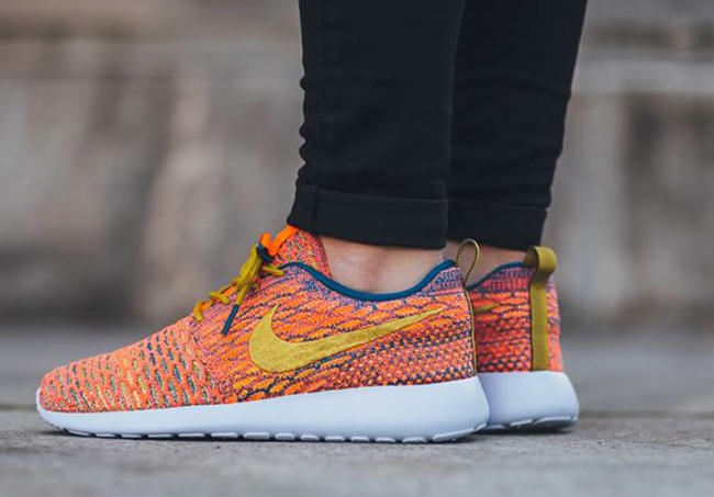 Nike WMNS Roshe One Flyknit Sunset Glow