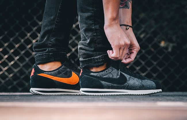 nike cortez on feet