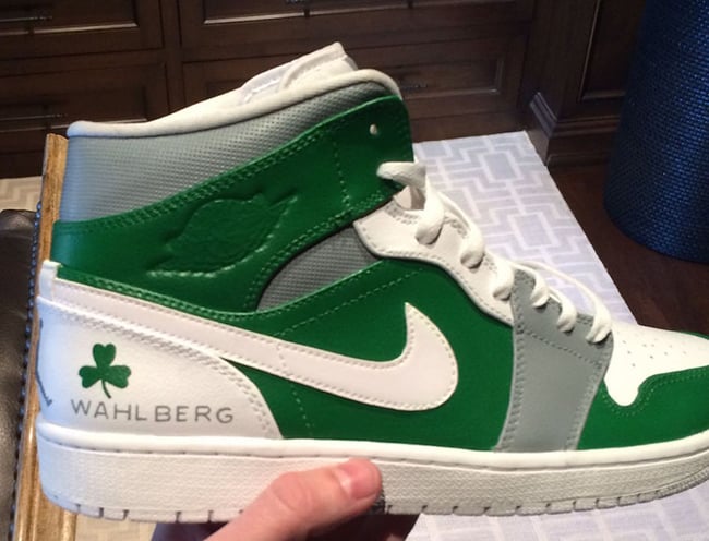 Air Jordan 1 Wahlburger