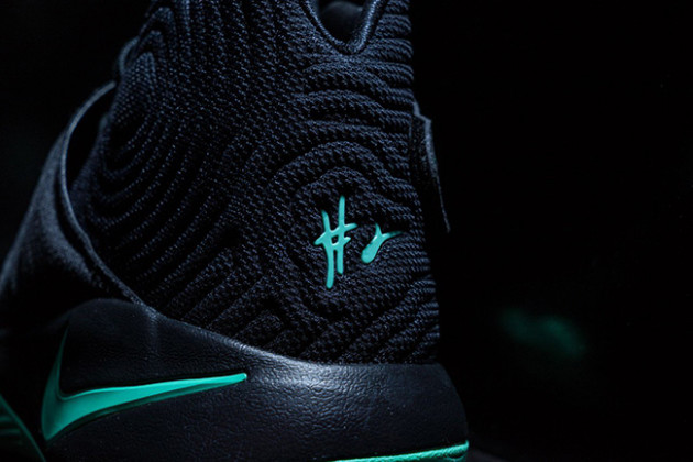 kyrie 4 glow in the dark