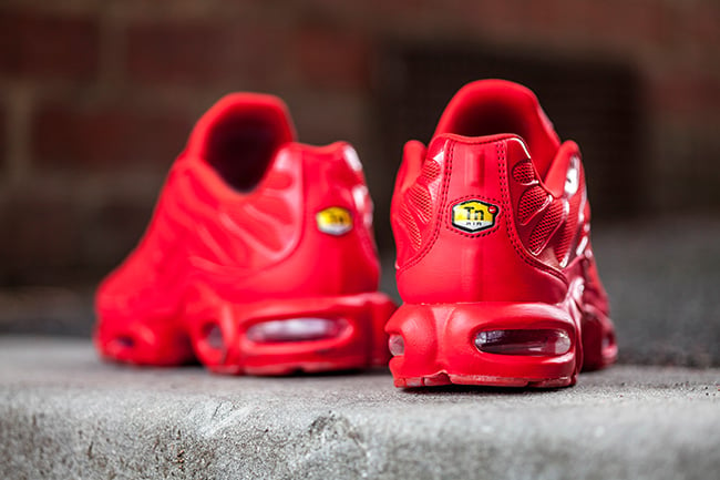 nike air max plus lava red