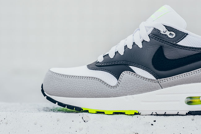 Nike Air Max 1 Essential Neon