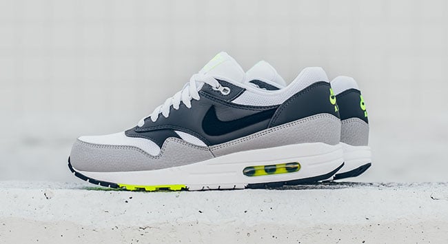 nike air max 1 essential volt