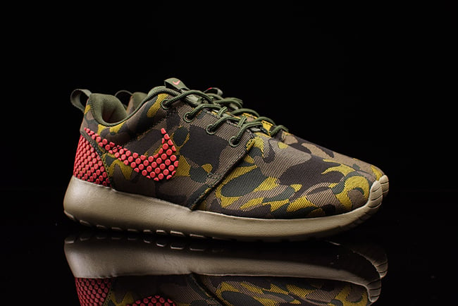 Nike Roshe One Plus Camo | SneakerFiles