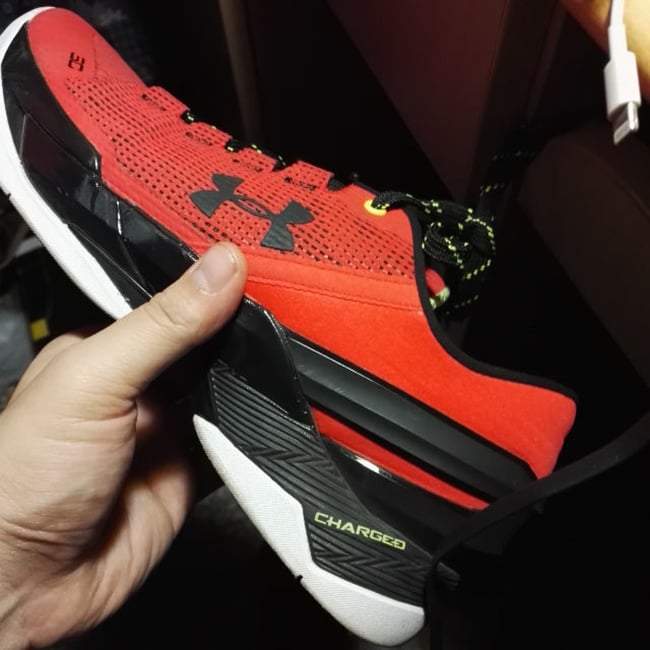 UA Curry 2 Low Red Black