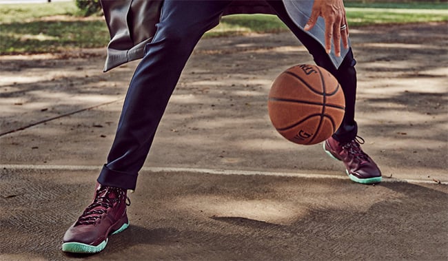 curry 2 maroon