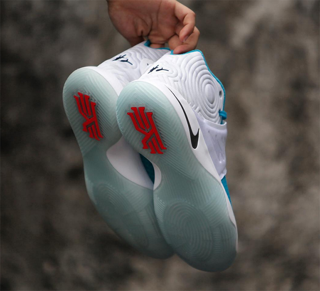 Christmas Nike Kyrie 2