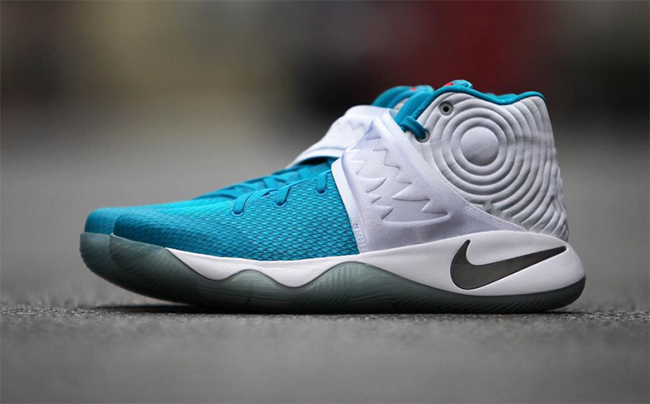 Christmas Nike Kyrie 2