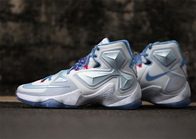 Detailed Look at the Nike LeBron 13 ‘Christmas’