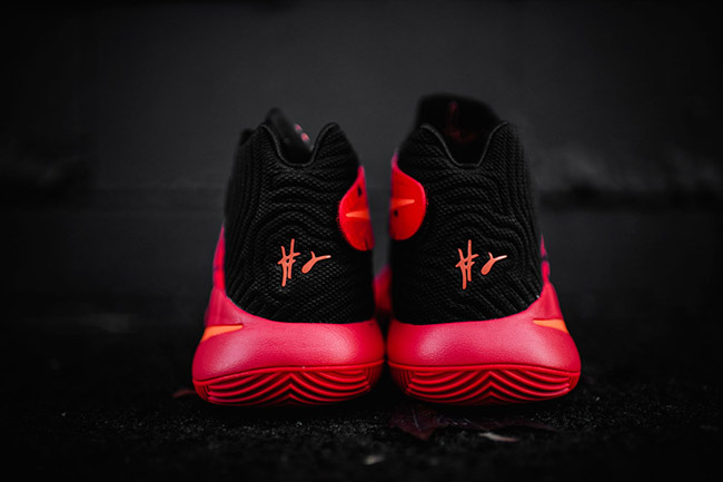 Inferno Nike Kyrie 2