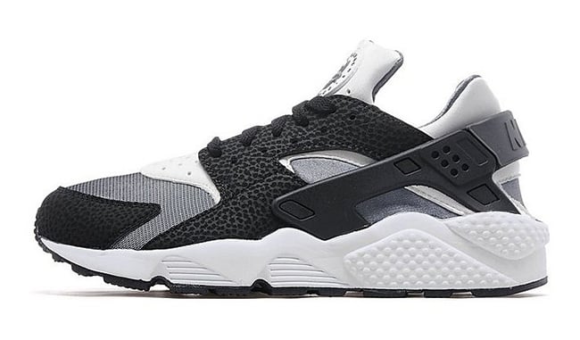 huaraches black and white