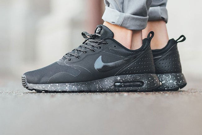 nike air max tavas black grey