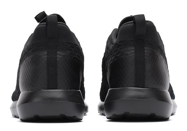 Nike Roshe NM Flyknit Triple Black