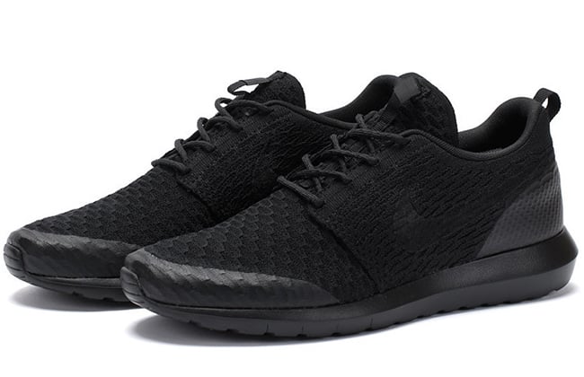 nike roshe run flyknit black