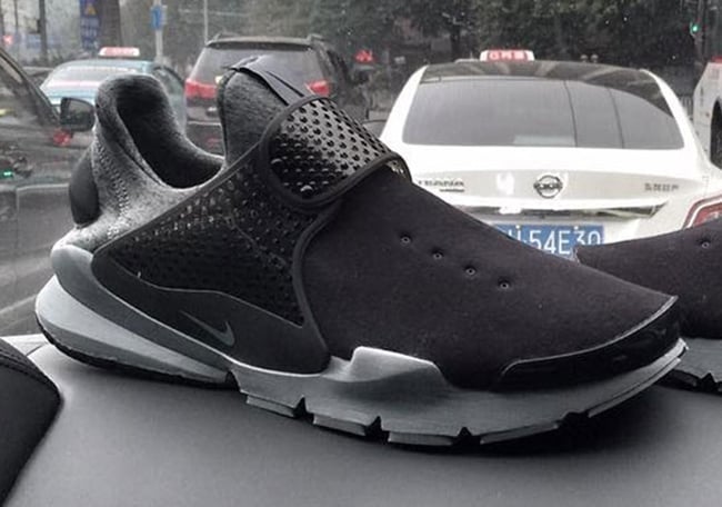 First Look at the Nike Sock Dart Tech Fleece ‘Black’