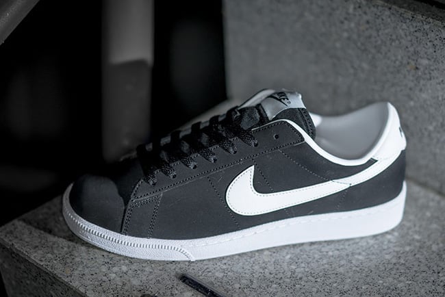 nike tennis black and white