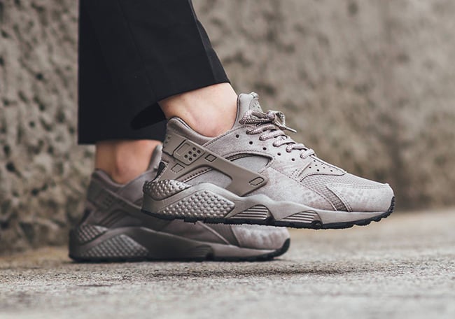 Nike WMNS Air Huarache Iron