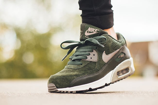 Nike WMNS Air Max 90 Leather Carbon 