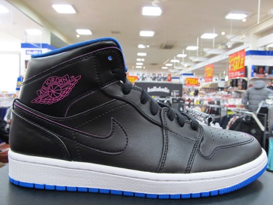 Nike Air Jordan Glow In The Dark Black And Gold Jordans