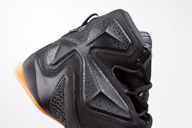 Release Nike LeBron 13 Black Lion