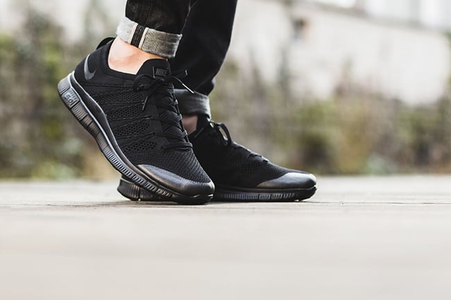 Nike Free Flyknit NSW Blackout